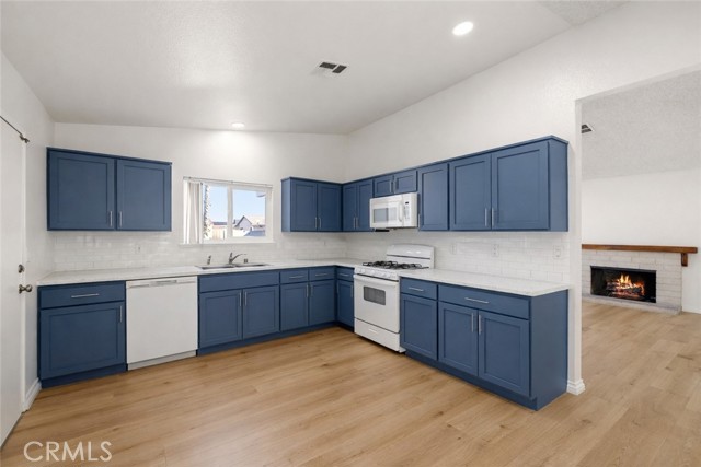 Detail Gallery Image 16 of 52 For 2906 Casamia, Palmdale,  CA 93550 - 3 Beds | 2 Baths