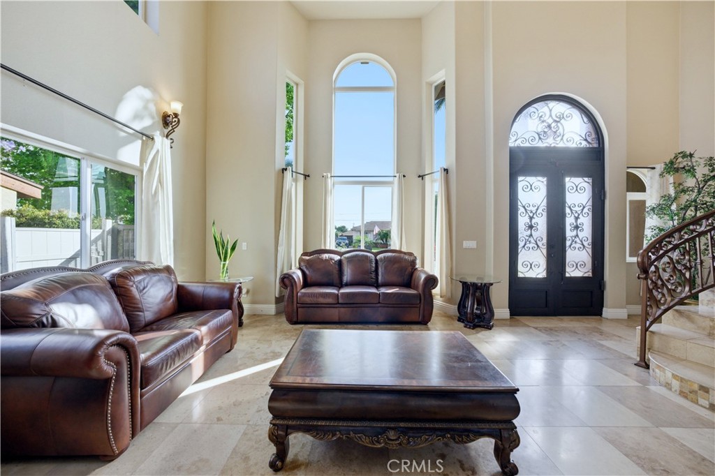https://media.crmls.org/medias/7d460a2d-39af-4fa2-ab0b-16e2c8433b34.jpg?preset=X-Large