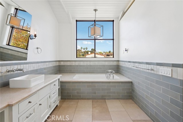 Detail Gallery Image 32 of 57 For 2119 Power St, Hermosa Beach,  CA 90254 - 5 Beds | 5 Baths