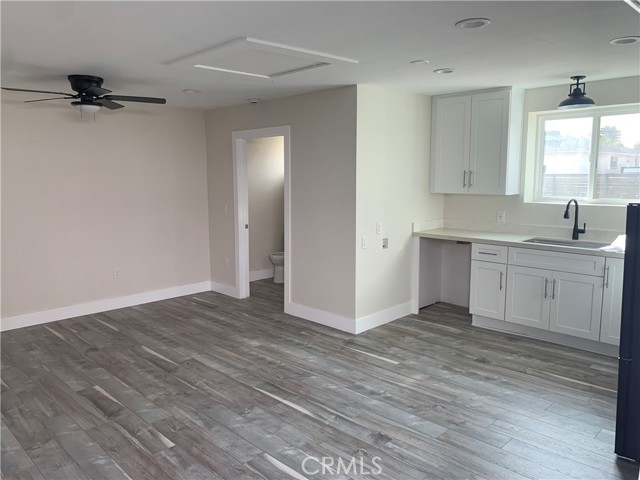 Detail Gallery Image 4 of 10 For 10034 Noble Ave, –,  CA 91345 - 0 Beds | 1 Baths