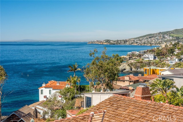 Detail Gallery Image 7 of 38 For 162 Sunset Terrace, Laguna Beach,  CA 92651 - 4 Beds | 2 Baths