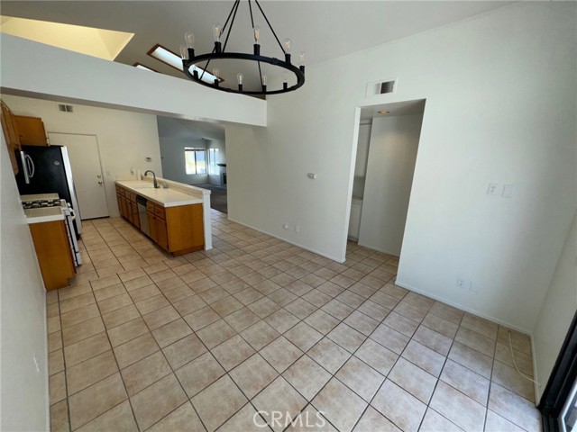 Detail Gallery Image 12 of 50 For 2917 Astoria Cir, Corona,  CA 92879 - 3 Beds | 2 Baths