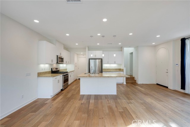 Detail Gallery Image 13 of 41 For 18 Prominence, Lake Forest,  CA 92630 - 3 Beds | 2/1 Baths