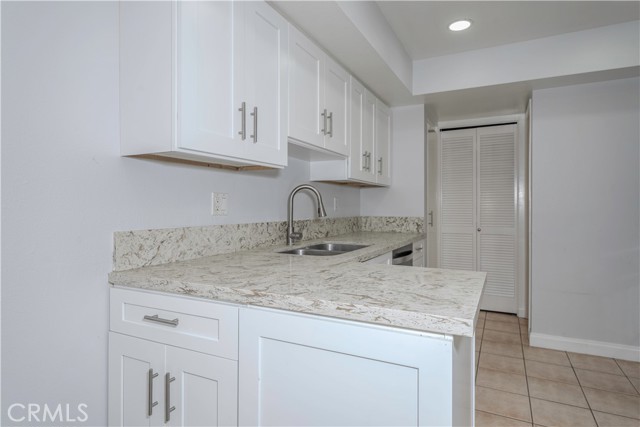 Detail Gallery Image 10 of 38 For 12660 Briarglen Loop #G,  Stanton,  CA 90680 - 2 Beds | 2/1 Baths