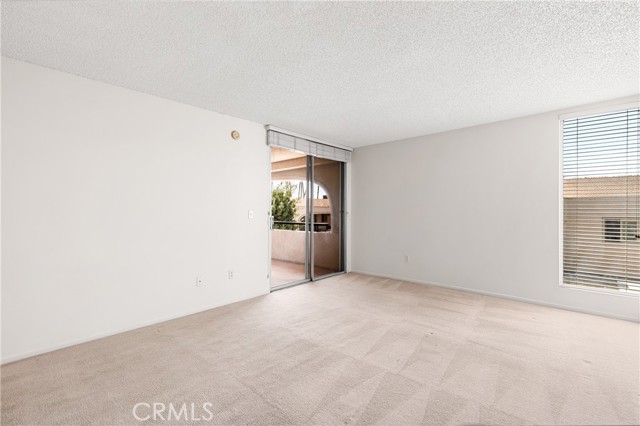 5330 Lindley Avenue, Encino CA: https://media.crmls.org/medias/7d4b4927-f081-4ddd-b83e-a2d74fbc8b56.jpg