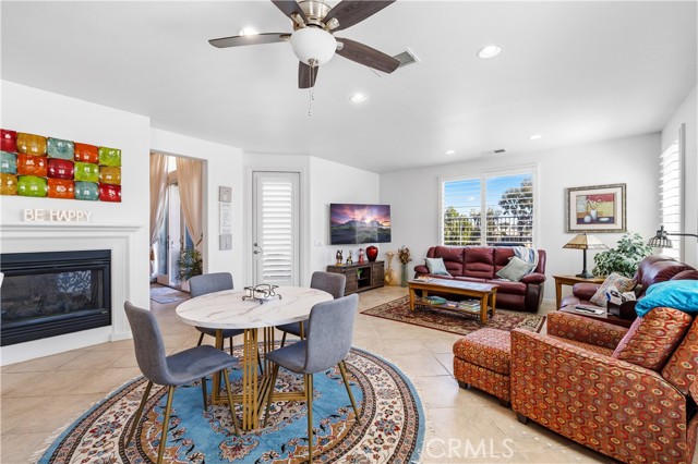 Detail Gallery Image 15 of 64 For 520 Olazabal, Hemet,  CA 92545 - 3 Beds | 3 Baths