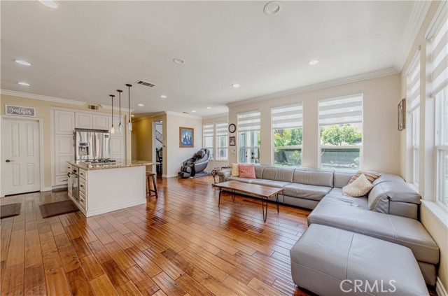 2101 S Sanders Ct, La Habra CA: https://media.crmls.org/medias/7d4c42da-aeb0-4c48-a9b7-bc5cf436f7c1.jpg
