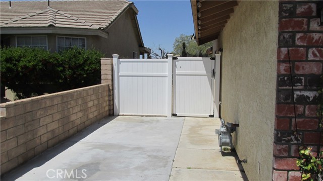 Detail Gallery Image 6 of 35 For 13000 Bermuda Dunes Dr, Victorville,  CA 92395 - 3 Beds | 2 Baths