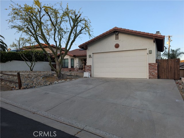 Detail Gallery Image 4 of 30 For 23040 Giant Fir Pl, Canyon Lake,  CA 92587 - 3 Beds | 2 Baths