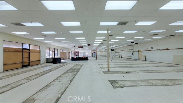  Commercial for Sale in Phelan, California