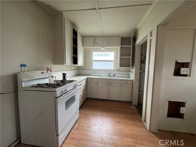 Detail Gallery Image 11 of 16 For 307 S Curry St, Tehachapi,  CA 93561 - 2 Beds | 1 Baths