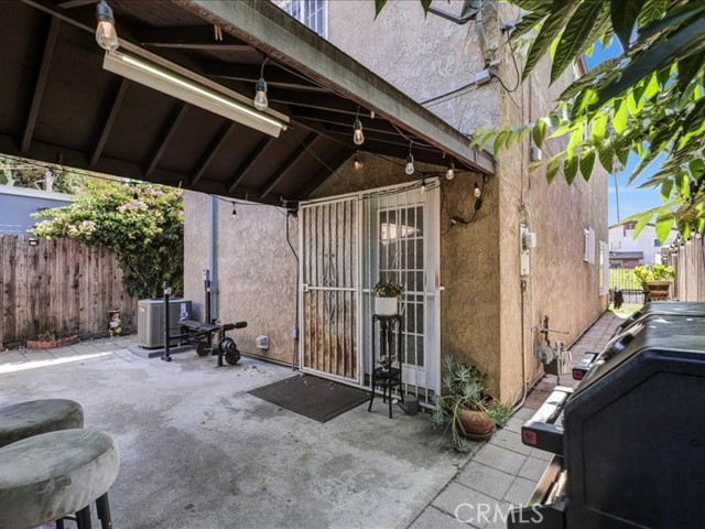 10316 S San Pedro Street, Los Angeles CA: https://media.crmls.org/medias/7d4e7692-f8cb-42da-bd2c-879ce5655f67.jpg