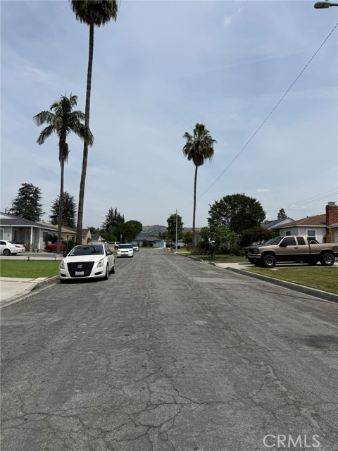 Image 2 of 4 For 7816 Clive  