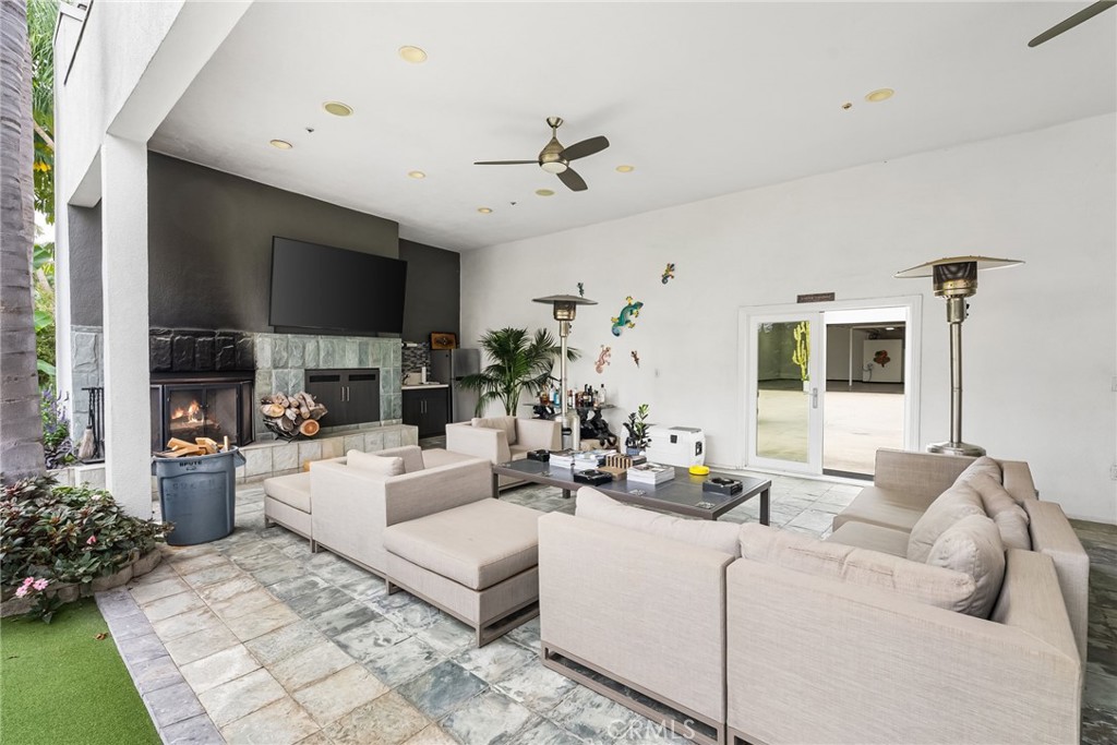 MLS #OC25238572 image #27