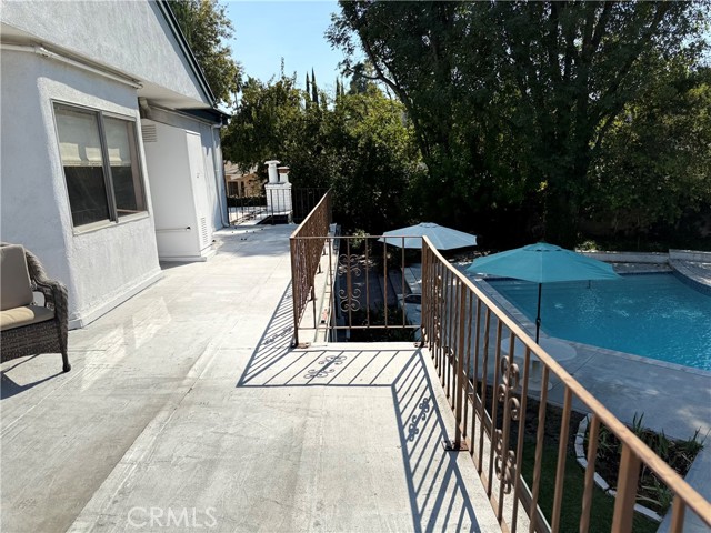 Detail Gallery Image 65 of 71 For 4917 Kelvin Ave, Woodland Hills,  CA 91364 - 6 Beds | 3/1 Baths