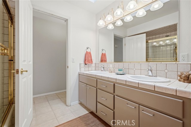 Detail Gallery Image 36 of 61 For 2134 Cottonwood Cir, Visalia,  CA 93277 - 4 Beds | 3 Baths