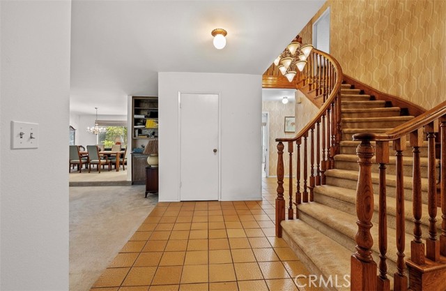 5340 Edgeware Drive, Calabasas CA: https://media.crmls.org/medias/7d51b520-0331-4c00-a2c7-3b2ad9336c1e.jpg