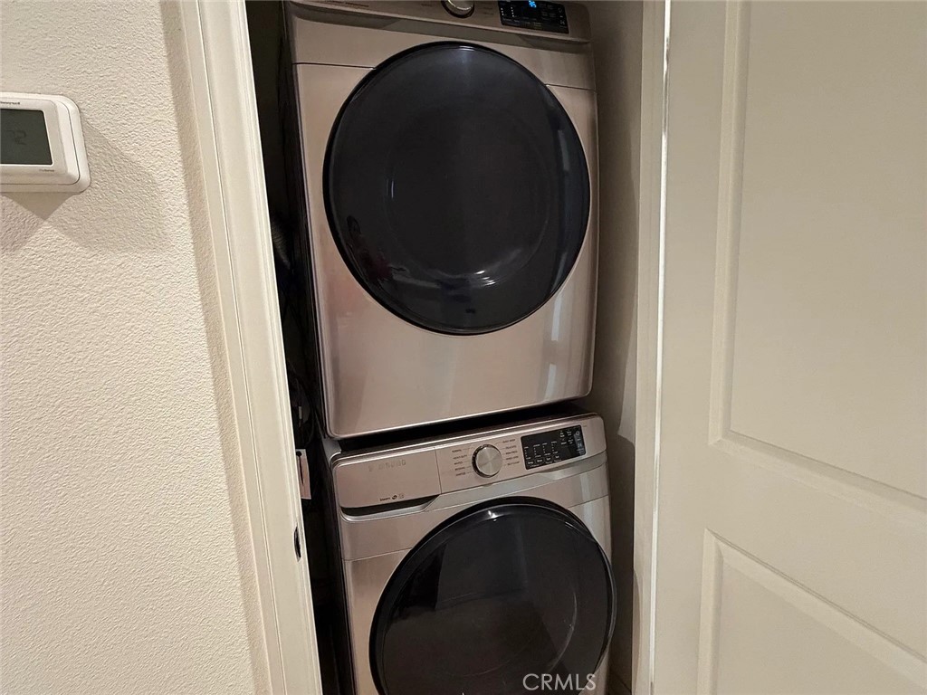 https://media.crmls.org/medias/7d51e6cd-f69e-4a4f-aa65-343c09b47ebf.jpg?preset=X-Large