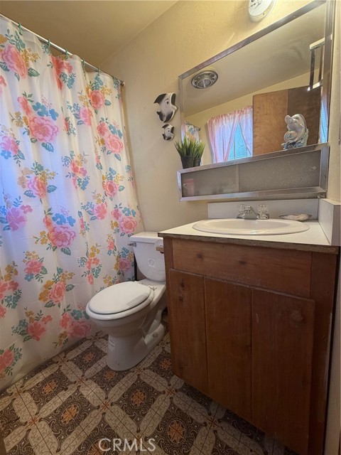 Detail Gallery Image 9 of 11 For 33415 Cedar Dr, Running Springs,  CA 92382 - 2 Beds | 1 Baths