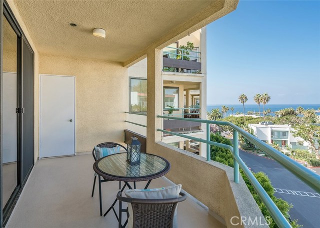 520 The Village, Redondo Beach, California 90277, 2 Bedrooms Bedrooms, ,2 BathroomsBathrooms,Residential,Sold,The Village,SB17117479