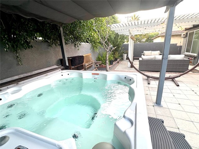 Detail Gallery Image 42 of 61 For 2481 S Bundy Dr, Los Angeles,  CA 90064 - 4 Beds | 3 Baths