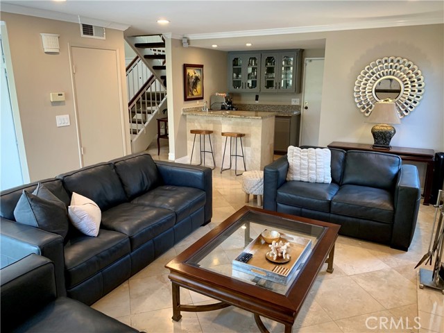 Detail Gallery Image 6 of 17 For 1814 Tanager Dr, Costa Mesa,  CA 92626 - 4 Beds | 2/1 Baths