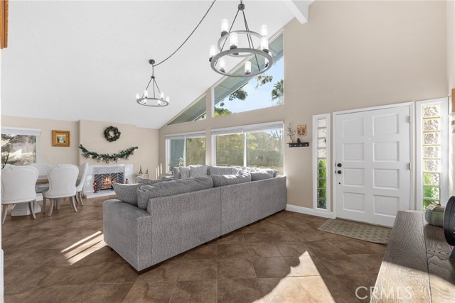 Detail Gallery Image 12 of 66 For 17350 Angelaine Way, Granada Hills,  CA 91344 - 4 Beds | 2 Baths