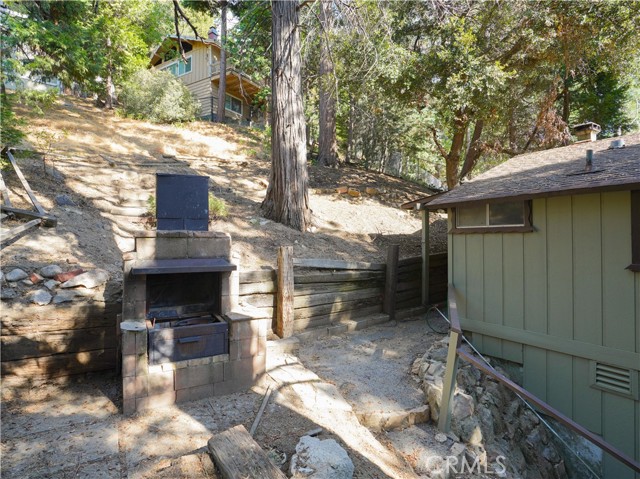 Detail Gallery Image 19 of 22 For 997 Berne Dr, Crestline,  CA 92325 - 2 Beds | 2 Baths