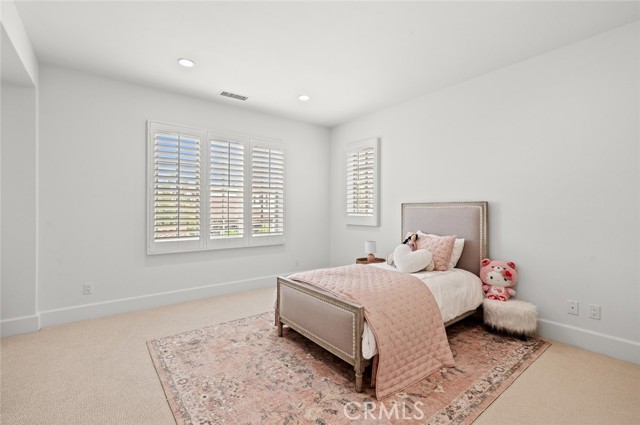 117 Andirons, Irvine CA: https://media.crmls.org/medias/7d55c57b-6f4a-460d-98a2-e48226e1d4ce.jpg