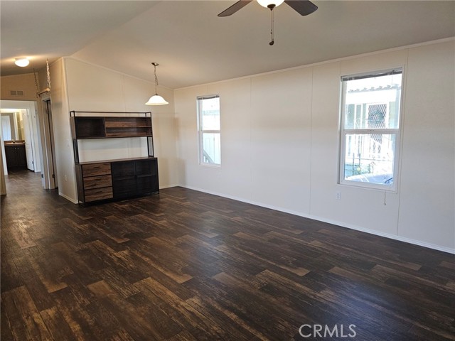 24414 University Avenue, Loma Linda CA: https://media.crmls.org/medias/7d56c962-a18f-4070-aeda-6131de51afce.jpg