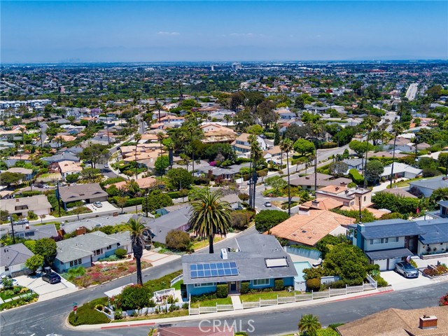246 Via Los Miradores, Redondo Beach CA: https://media.crmls.org/medias/7d57849f-648e-423e-b9d8-4bd39b6d2a4f.jpg