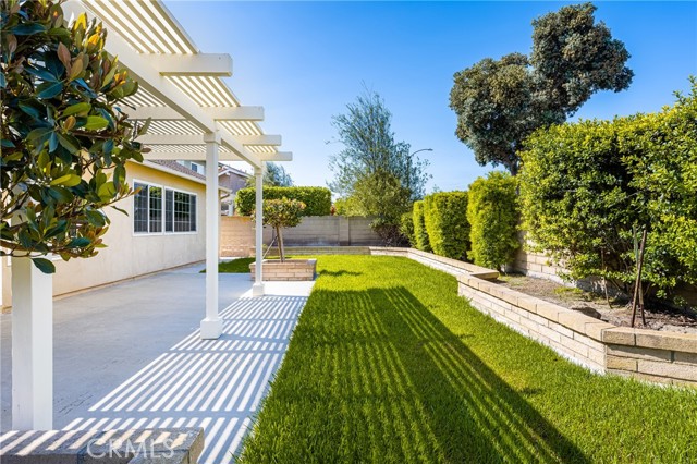 Detail Gallery Image 20 of 44 For 17651 Falkirk Ln, Huntington Beach,  CA 92649 - 4 Beds | 2 Baths