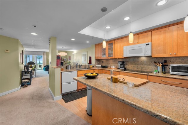 Detail Gallery Image 12 of 41 For 510 the Village #307,  Redondo Beach,  CA 90277 - 2 Beds | 2 Baths