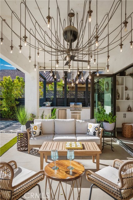 Detail Gallery Image 19 of 64 For 2318 Vista Grande, Vista,  CA 92084 - 5 Beds | 4 Baths