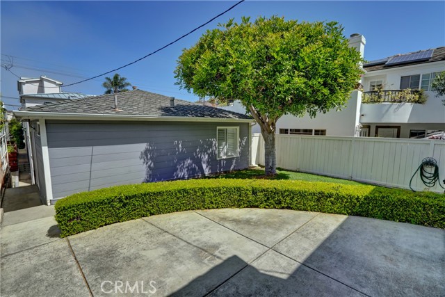 Detail Gallery Image 2 of 28 For 425 1/2 Dahlia Ave, Corona Del Mar,  CA 92625 - 2 Beds | 2 Baths