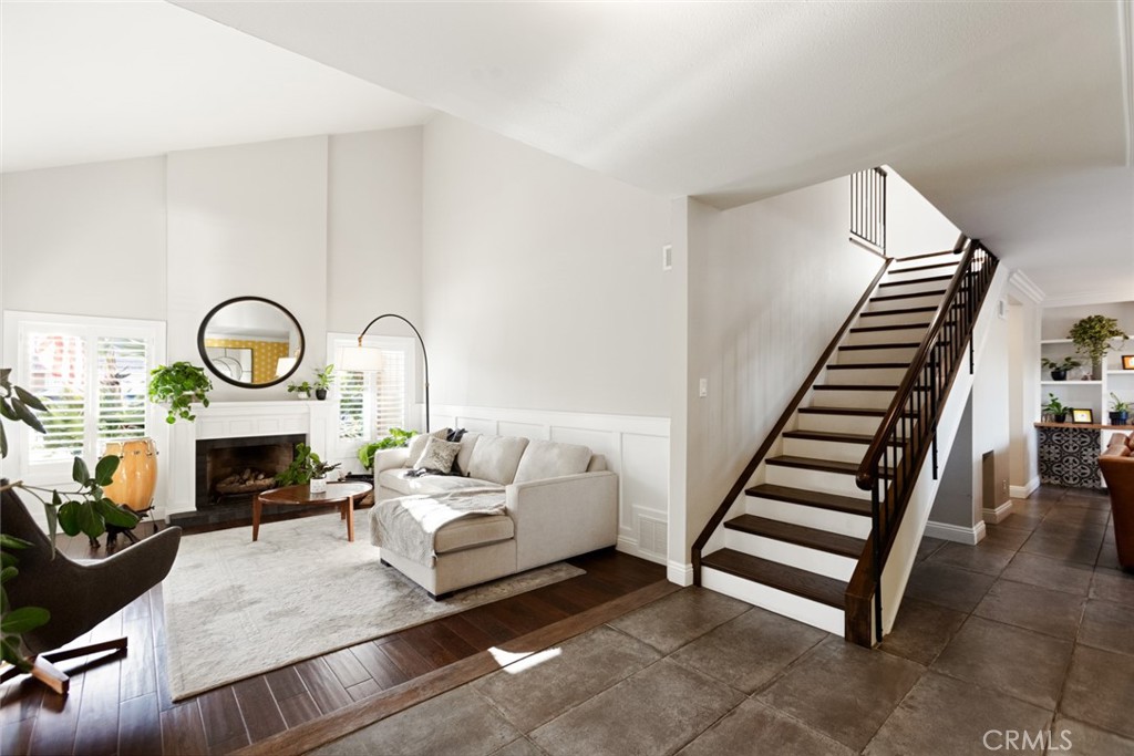 1553 High Bluff