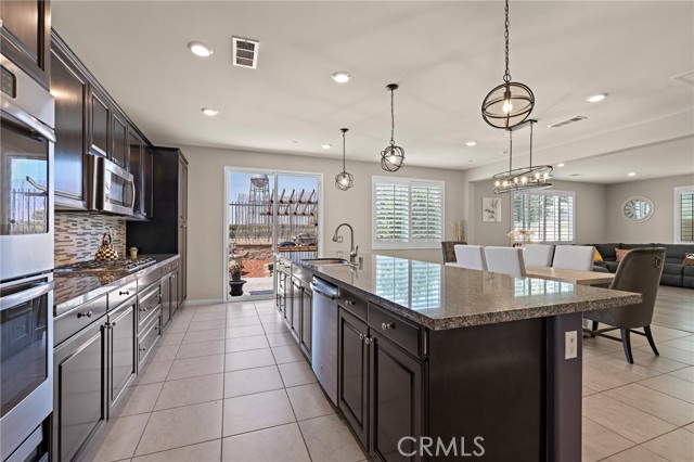 Detail Gallery Image 3 of 28 For 14212 Willamette Ave, Chino,  CA 91710 - 5 Beds | 3 Baths
