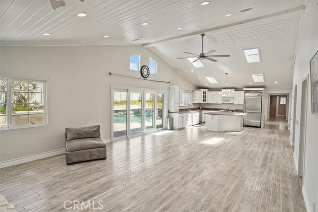 Detail Gallery Image 9 of 30 For 32580 Willow Ln, Agua Dulce,  CA 91390 - 3 Beds | 2/1 Baths