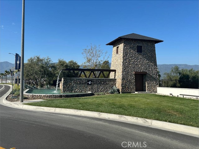 Detail Gallery Image 4 of 31 For 2511 Gunner Ridge Way, Rialto,  CA 92377 - 3 Beds | 2/1 Baths