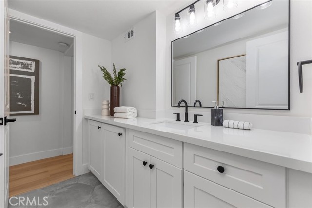 Detail Gallery Image 18 of 49 For 10900 Remmet Ave, Chatsworth,  CA 91311 - 5 Beds | 3 Baths