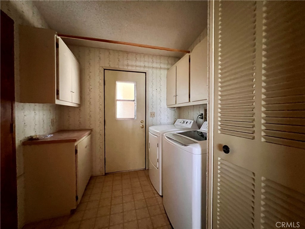 https://media.crmls.org/medias/7d5d6e22-12ca-49f2-8aee-9f027d26a339.jpg?preset=X-Large