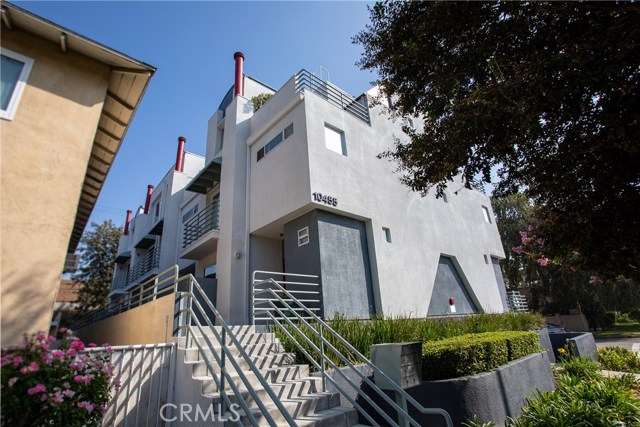 Photo of 10455 Riverside Drive #6, Toluca Lake, CA 91602