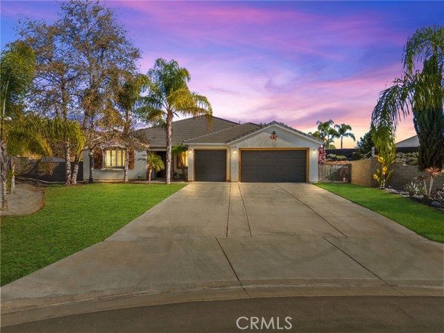 Detail Gallery Image 2 of 52 For 19092 Trail Ride Ct, Perris,  CA 92570 - 5 Beds | 2/1 Baths