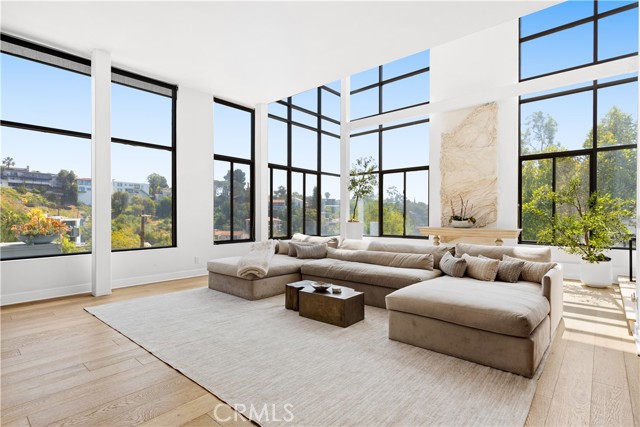 Detail Gallery Image 6 of 37 For 2746 Rinconia Dr, Los Angeles,  CA 90068 - 4 Beds | 3/1 Baths