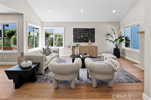 25 Almond Tree Lane, Irvine CA: https://media.crmls.org/medias/7d5e09e3-76b9-40f1-8281-1e03b567801a.jpg