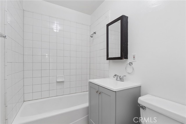 841 W 5th, San Pedro CA: https://media.crmls.org/medias/7d5e369d-91c8-4cc2-878f-b8c3fb813d2e.jpg