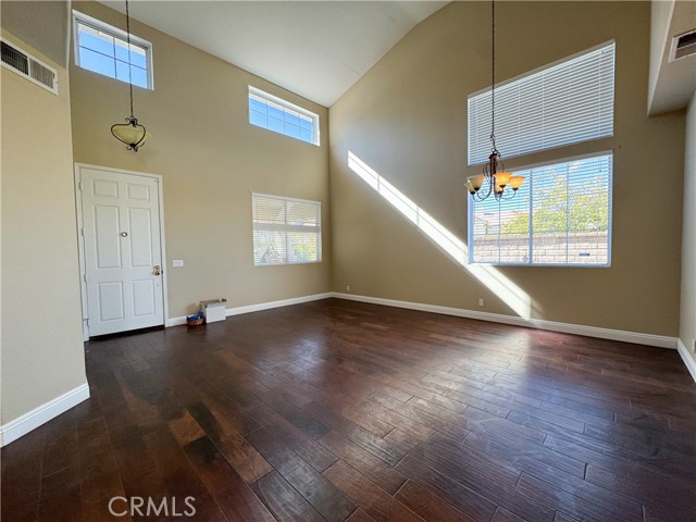 Detail Gallery Image 6 of 40 For 1067 Winthrop Dr, Corona,  CA 92882 - 4 Beds | 3 Baths