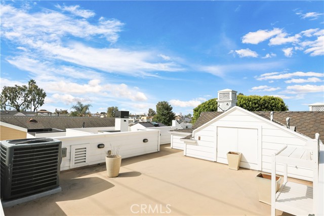 Detail Gallery Image 33 of 37 For 516 Poinsettia #B,  Corona Del Mar,  CA 92625 - 3 Beds | 3 Baths