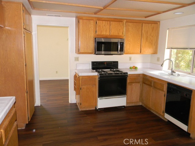 21484 Dickinson Road, Moreno Valley CA: https://media.crmls.org/medias/7d5fee39-4a5e-4e72-9251-5432c4e7a4ba.jpg