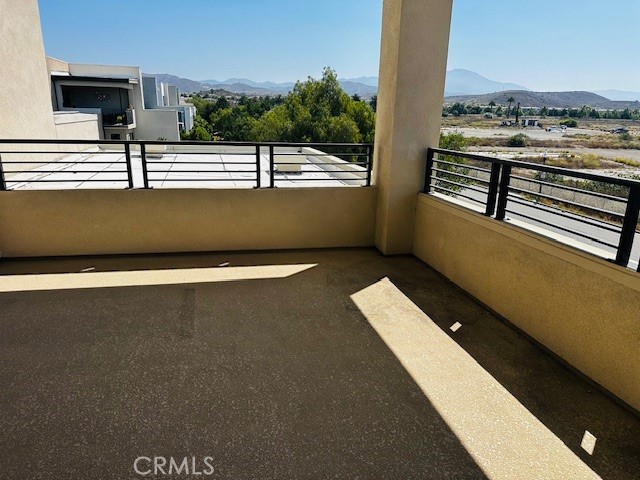 140 Spectacle, Irvine CA: https://media.crmls.org/medias/7d61068a-c865-47a4-9948-4f7a27880669.jpg